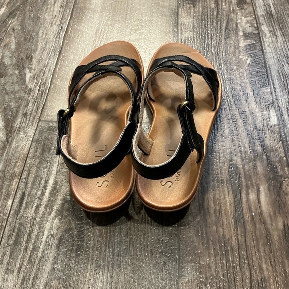 Naturalizer Black and Tan Sandals Size 5.5 - Picture 7 of 12